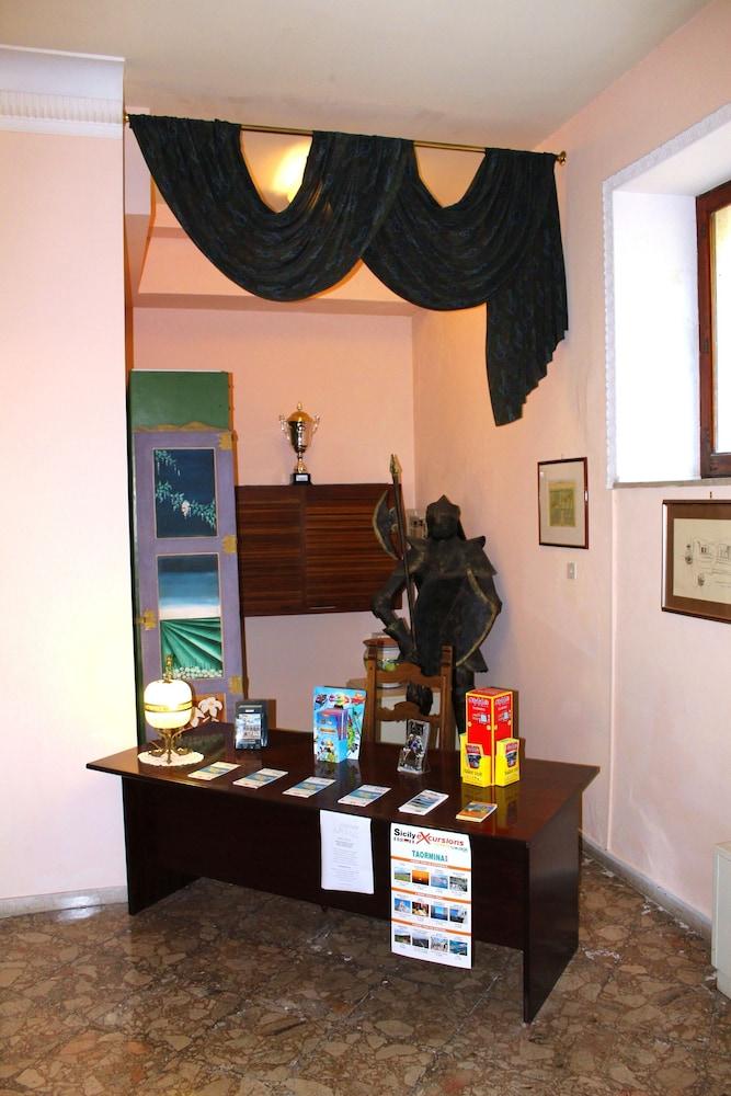 Hotel Mediterranée 4*
